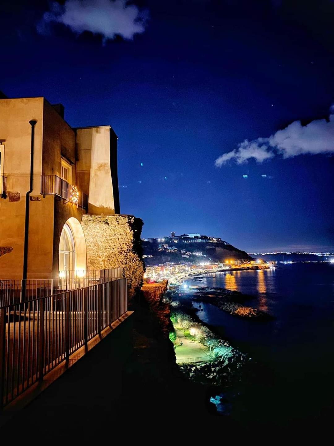 Pozzuoli 100Per100 Home Bagian luar foto